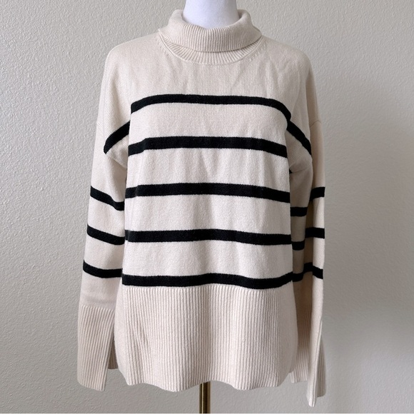 BANANA REPUBLIC Turtleneck Sweater NWT in Transition Cream Sz. XS - Picture 3 of 11